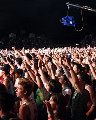 Robert Jon and The Wreck Athens